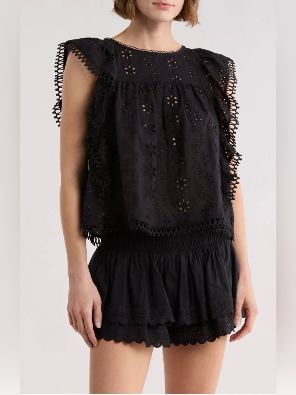 NWT Melrose and Market Cotton Eyelet embroidered Top with Ruffle trim Size XL